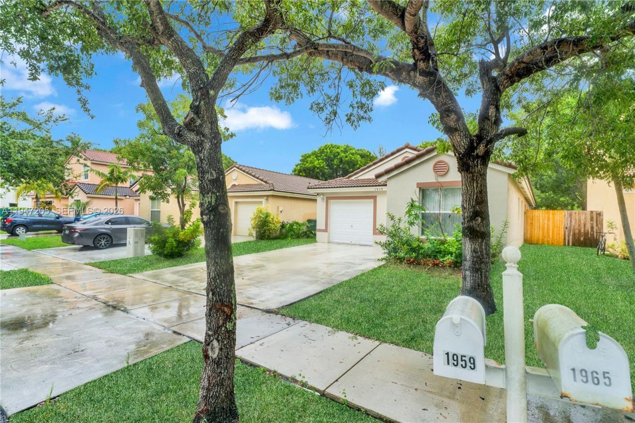 1959 SE 10th St , Homestead, FL 33035 Photo