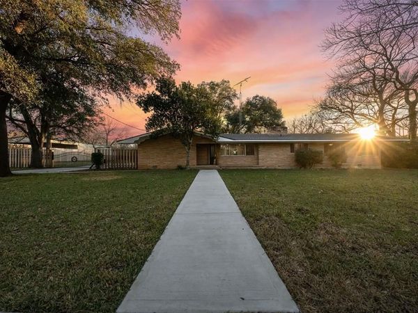 506 E Avenue G, Valley Mills, TX 76689