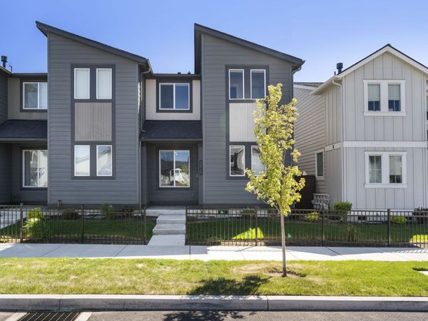 3015 NE Red Jasper Place, Bend, OR 97701