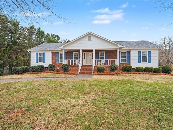 6905 Crandall Court, Clemmons, NC 27012