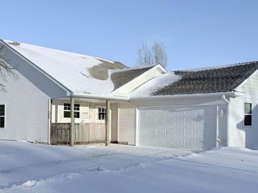 1008 Pleasant View Court NW, Isanti, MN 55040