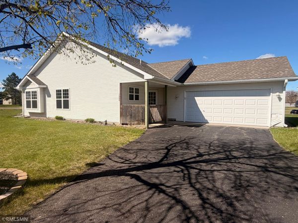 1008 Pleasant View Court NW, Isanti, MN 55040