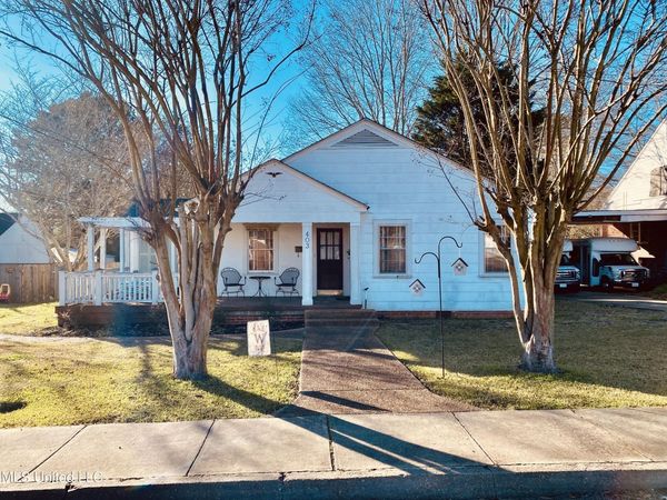 403 N Van Buren Street, Carthage, MS 39051