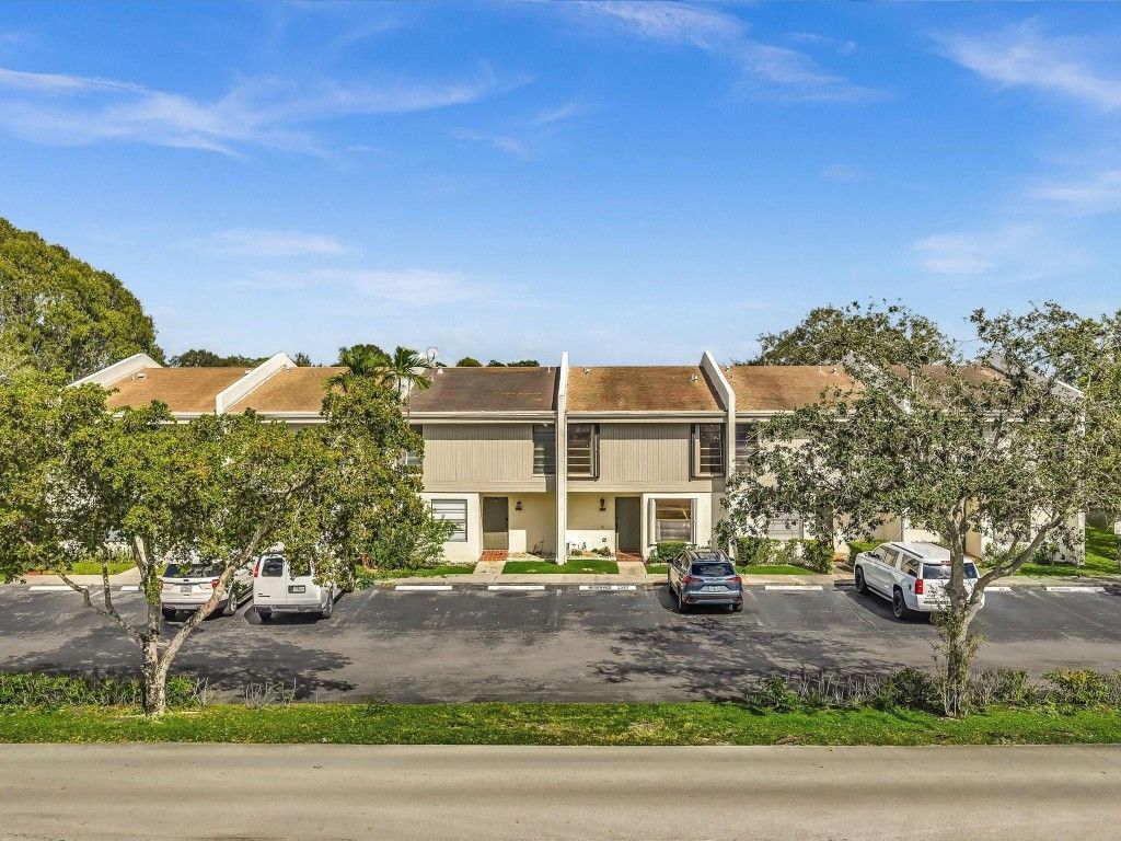 1381 NW 99th Ave, Unit 172, Pembroke Pines, FL 33024 Photo