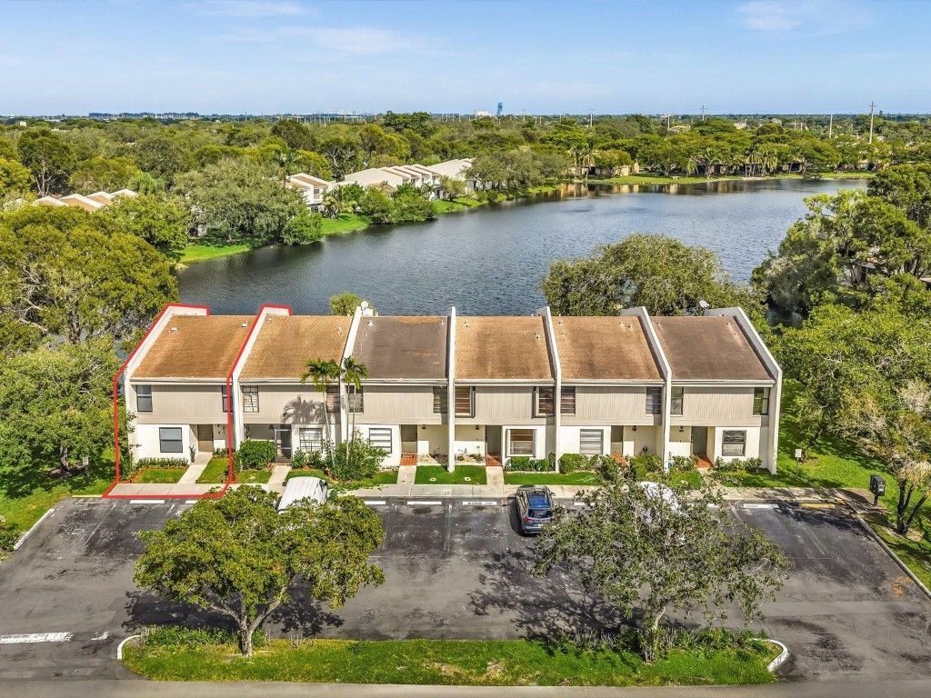 1381 NW 99th Ave, Unit 172, Pembroke Pines, FL 33024 Photo
