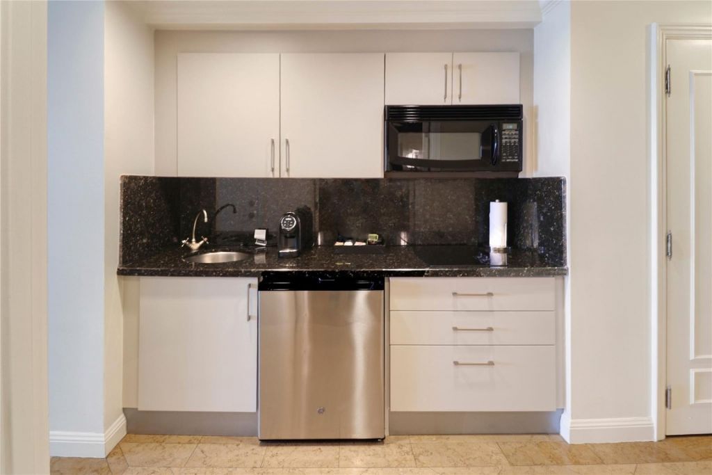 601 N Ft Lauderdale Bch Boulevard, Unit 906, Fort Lauderdale, FL 33304 Photo