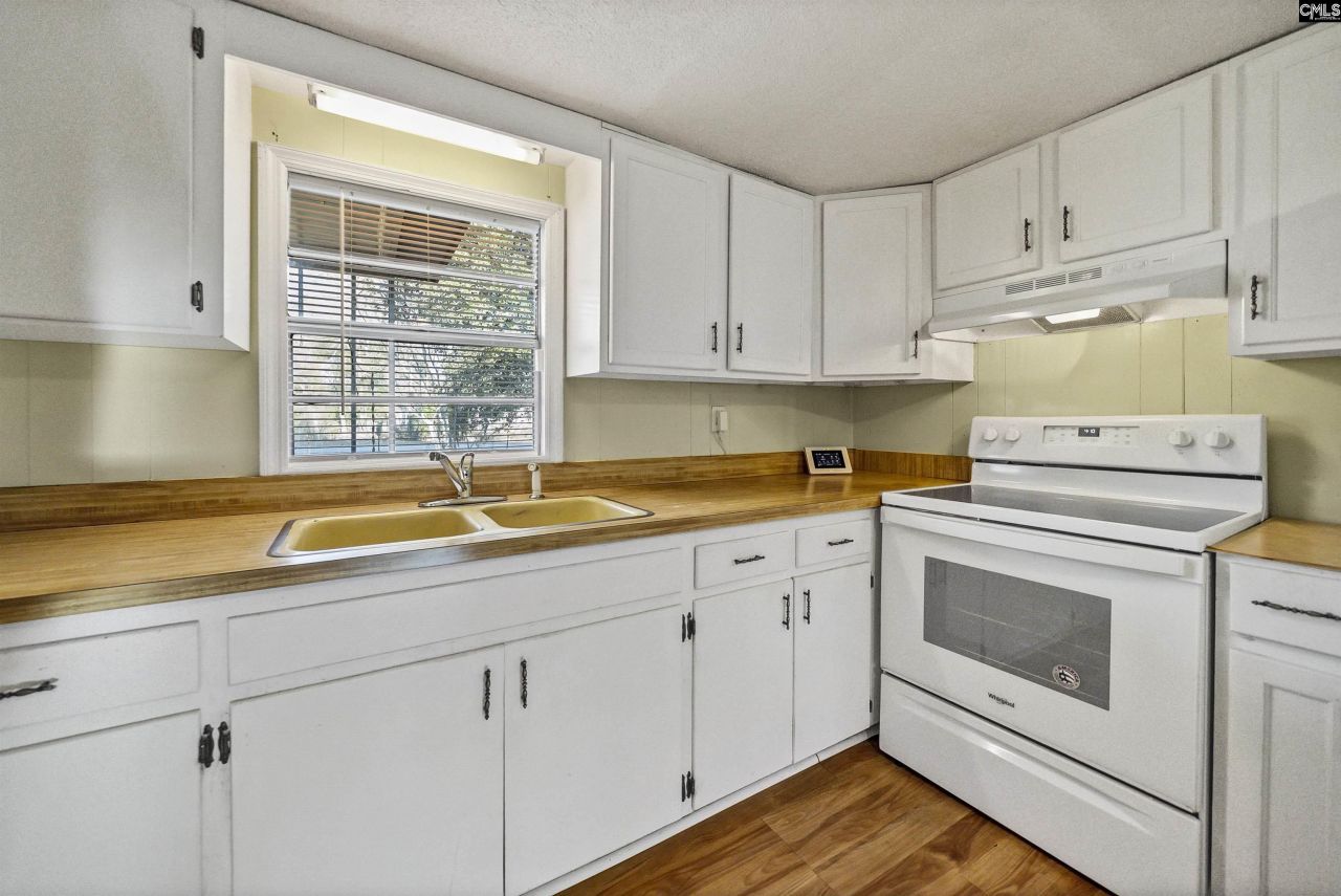 248 Henry Road  Photo 13