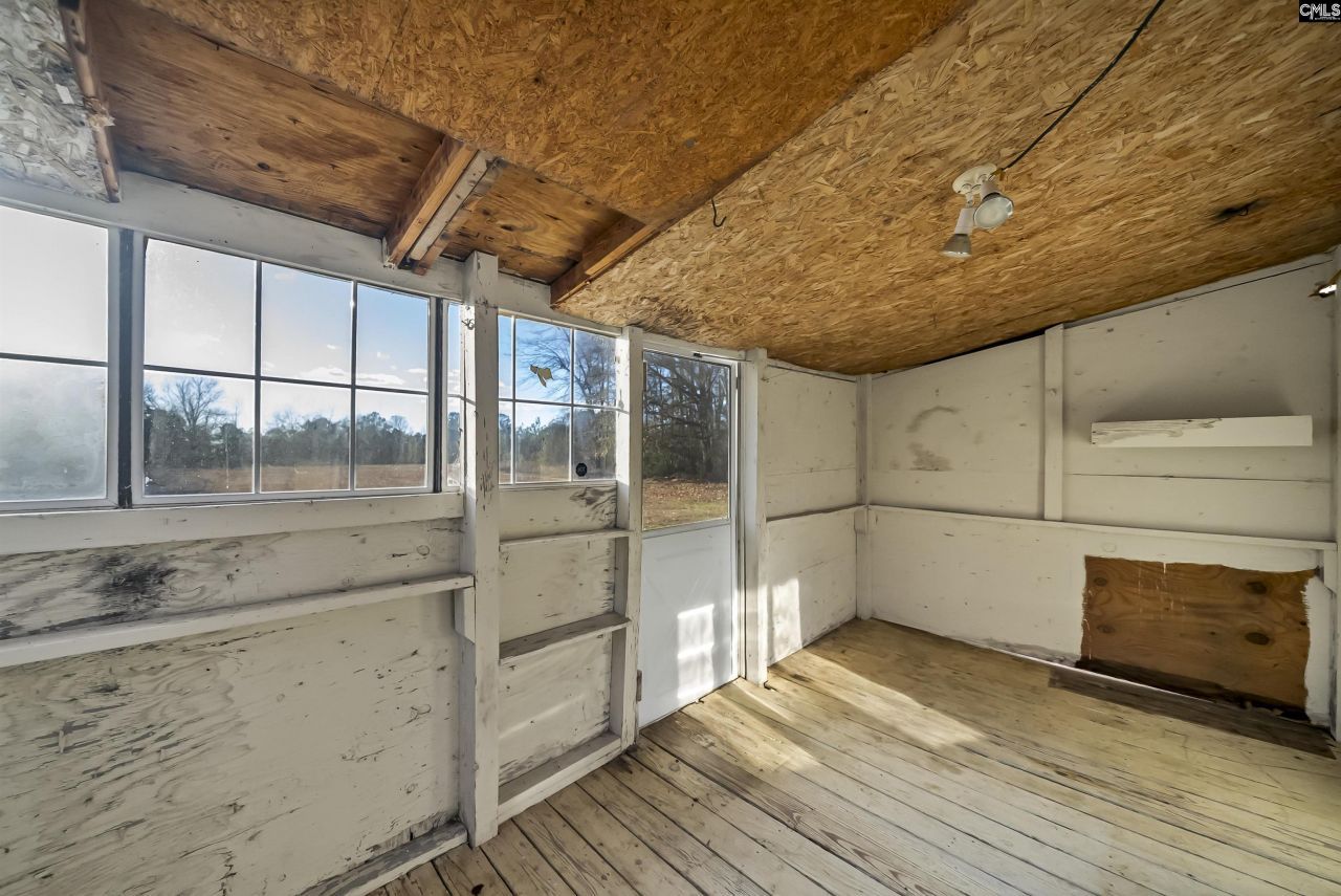 248 Henry Road  Photo 25