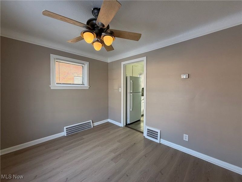 17404 Throckley Avenue, Cleveland, OH 44128 Photo 11