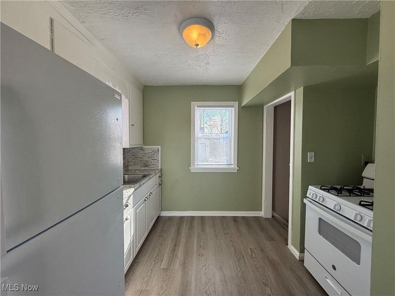 17404 Throckley Avenue, Cleveland, OH 44128 Photo 13