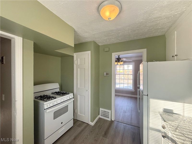 17404 Throckley Avenue, Cleveland, OH 44128 Photo 17