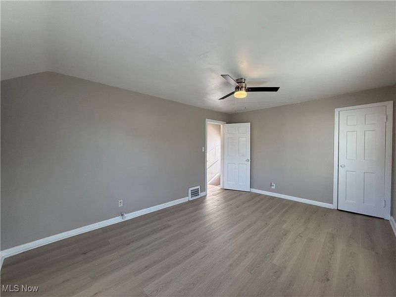 17404 Throckley Avenue, Cleveland, OH 44128 Photo 24