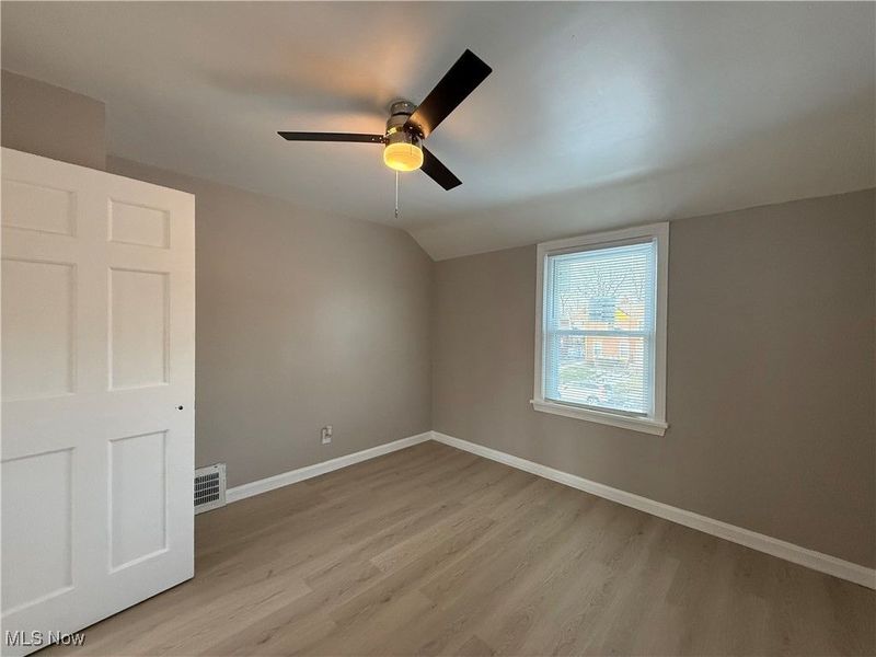 17404 Throckley Avenue, Cleveland, OH 44128 Photo 30