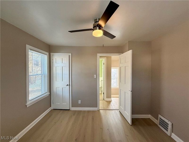 17404 Throckley Avenue, Cleveland, OH 44128 Photo 31