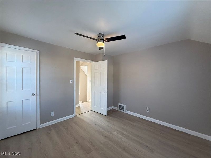 17404 Throckley Avenue, Cleveland, OH 44128 Photo 32