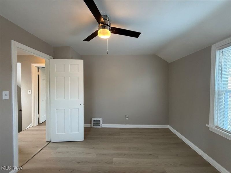 17404 Throckley Avenue, Cleveland, OH 44128 Photo 33