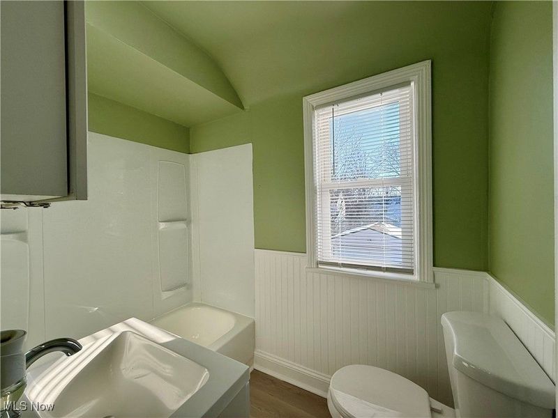 17404 Throckley Avenue, Cleveland, OH 44128 Photo 36