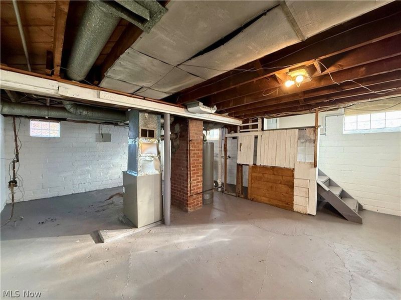 17404 Throckley Avenue, Cleveland, OH 44128 Photo 38