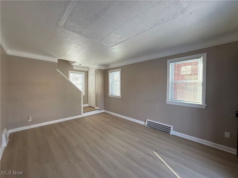 17404 Throckley Avenue, Cleveland, OH 44128 Photo 4