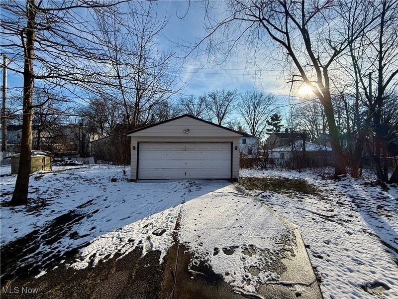 17404 Throckley Avenue, Cleveland, OH 44128 Photo 48