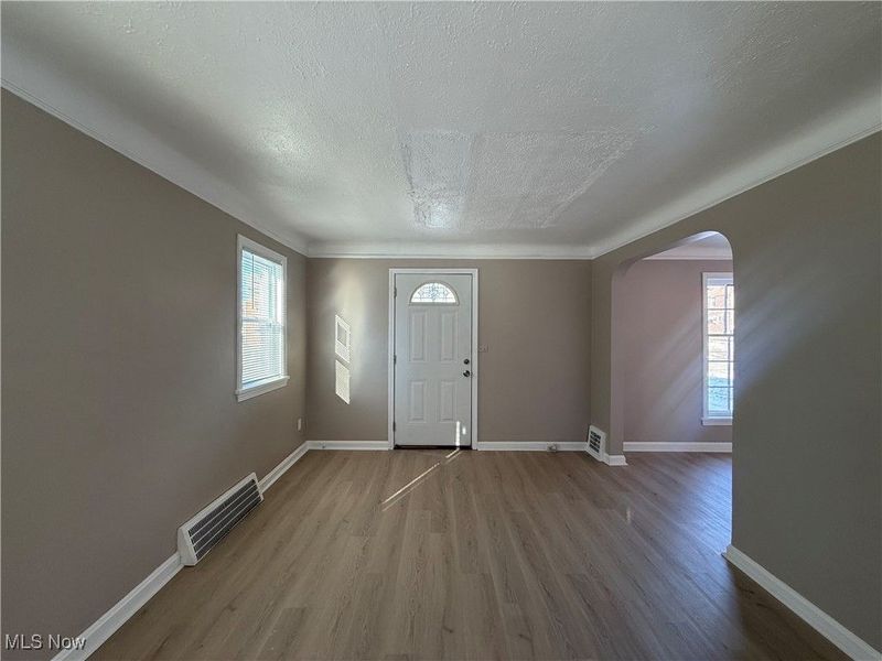 17404 Throckley Avenue, Cleveland, OH 44128 Photo 6