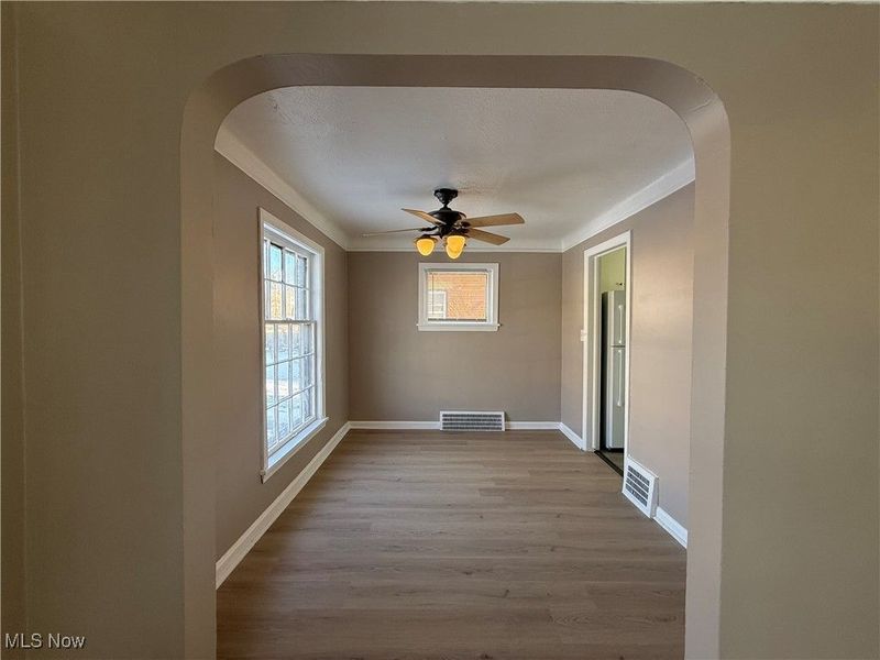 17404 Throckley Avenue, Cleveland, OH 44128 Photo 9