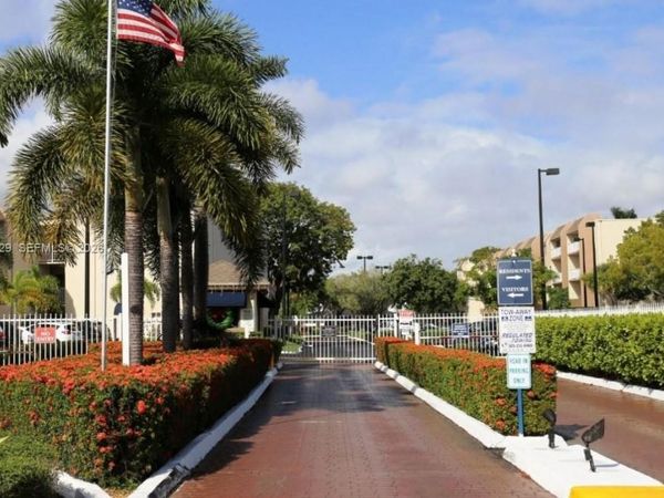 Unit F1-205, Miami, FL 33143