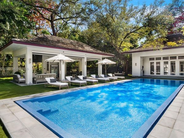 4100 Kiaora St, Miami, FL 33133