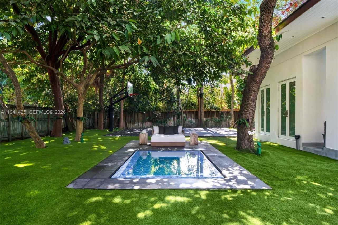 4100 Kiaora St, Miami, FL 33133 Photo