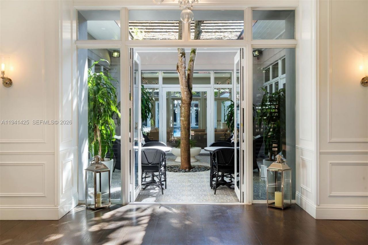 4100 Kiaora St, Miami, FL 33133 Photo