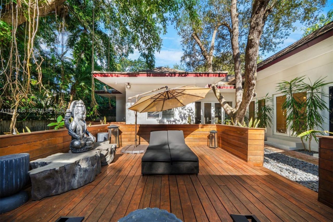 4100 Kiaora St, Miami, FL 33133 Photo