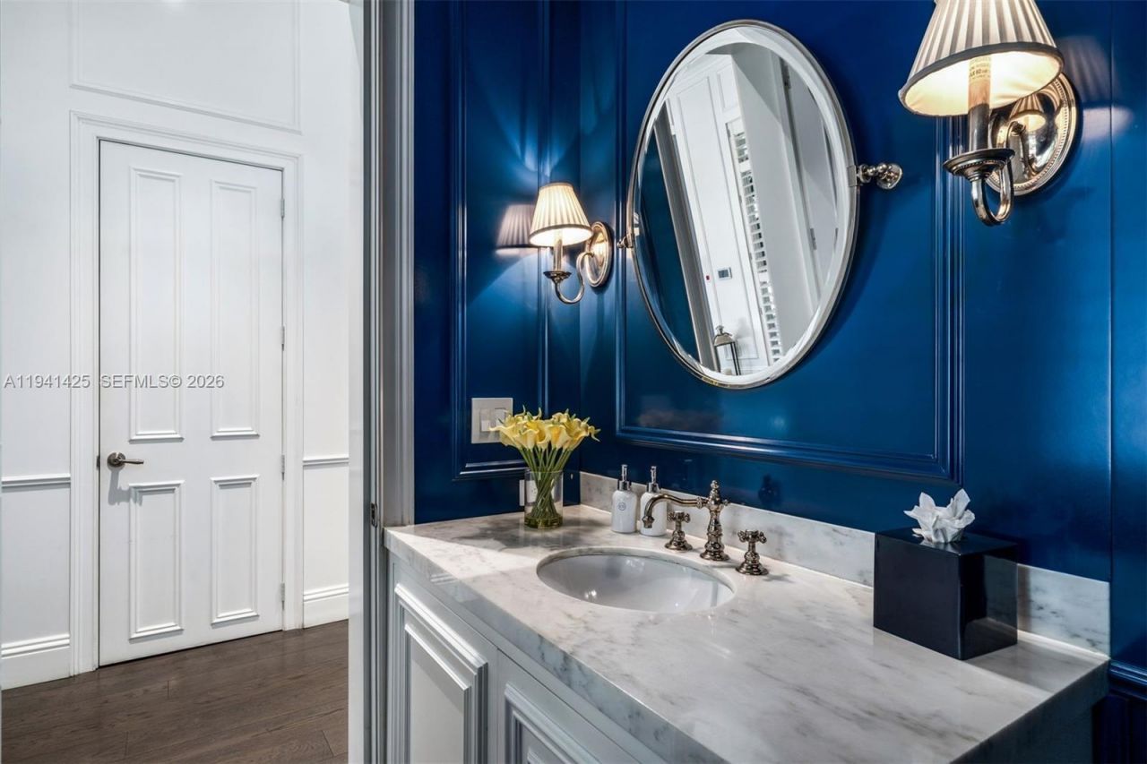 4100 Kiaora St, Miami, FL 33133 Photo