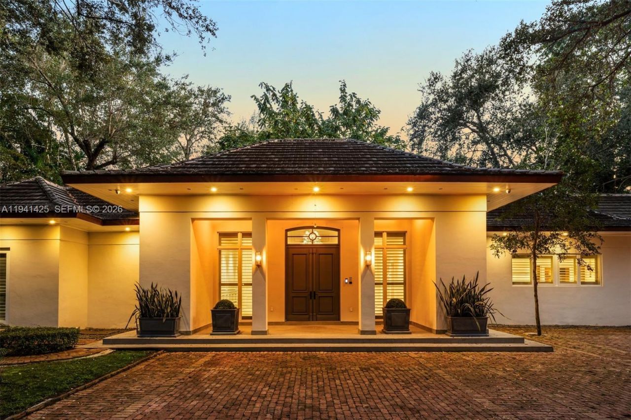 4100 Kiaora St, Miami, FL 33133 Photo