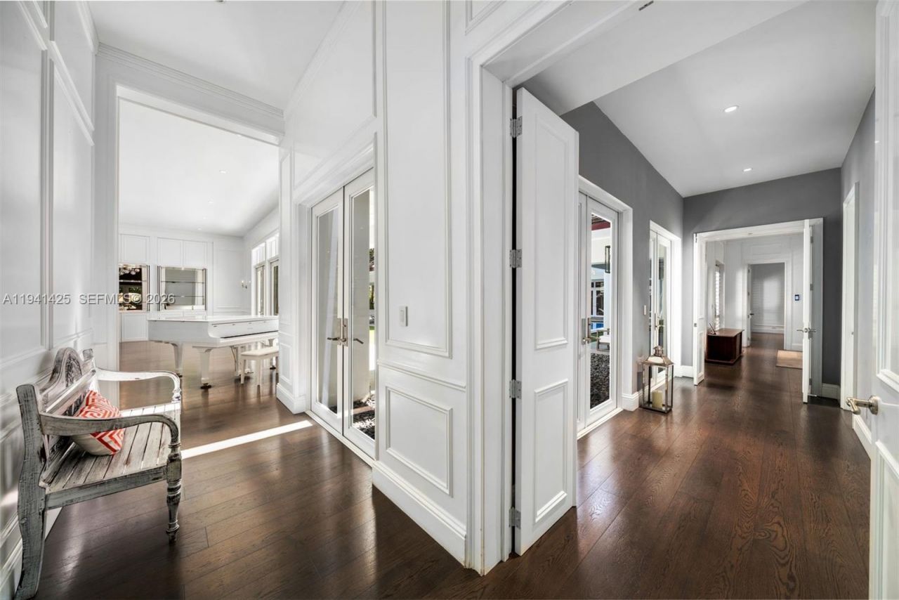 4100 Kiaora St, Miami, FL 33133 Photo