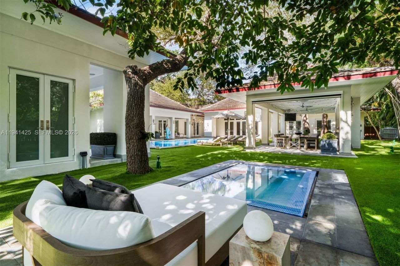 4100 Kiaora St, Miami, FL 33133 Photo