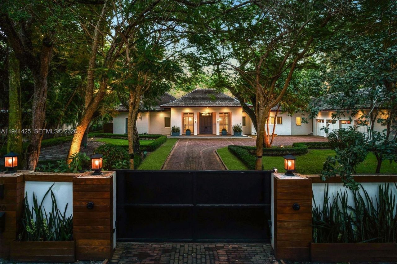 4100 Kiaora St, Miami, FL 33133 Photo