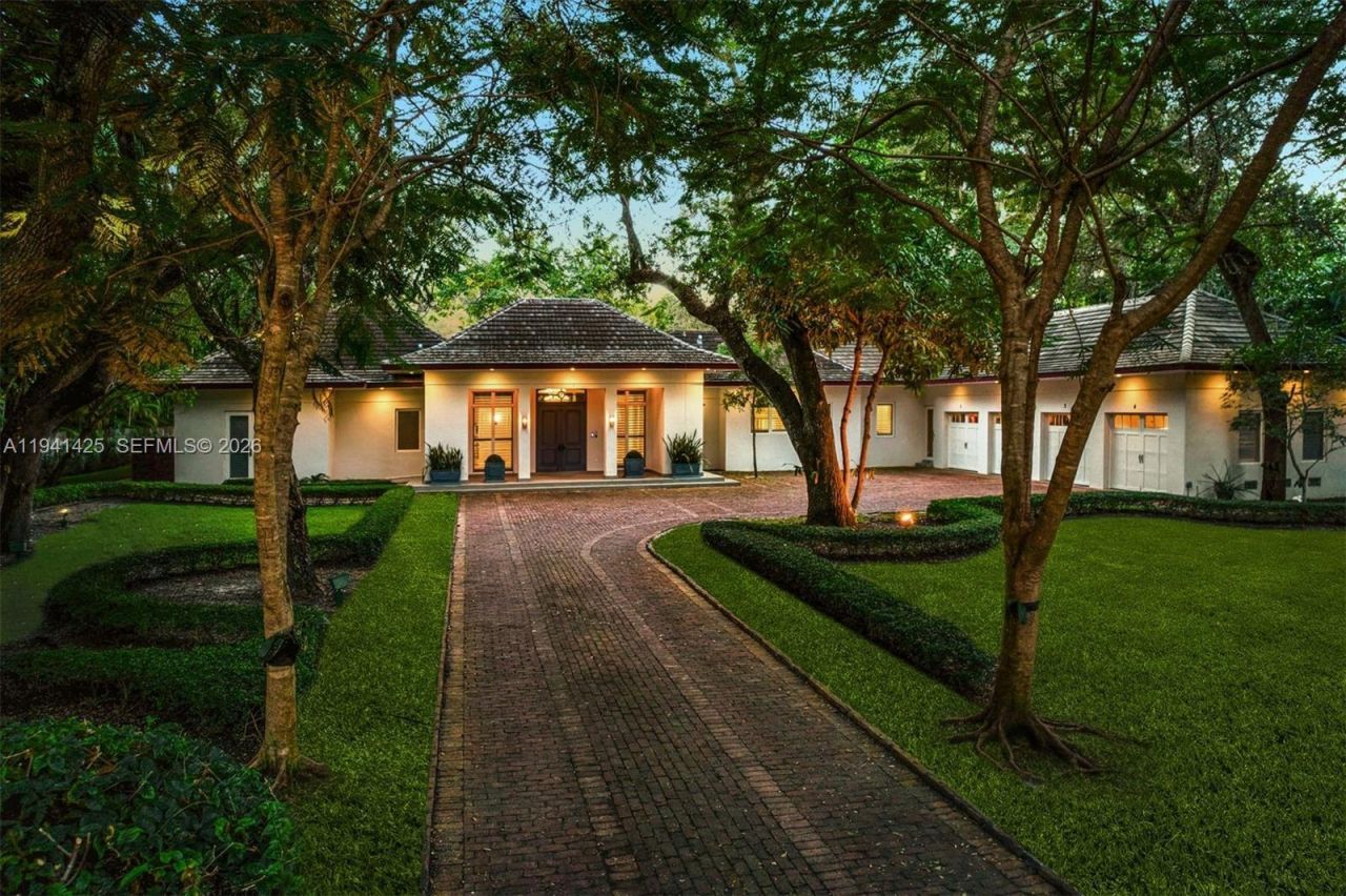 4100 Kiaora St, Miami, FL 33133 Photo