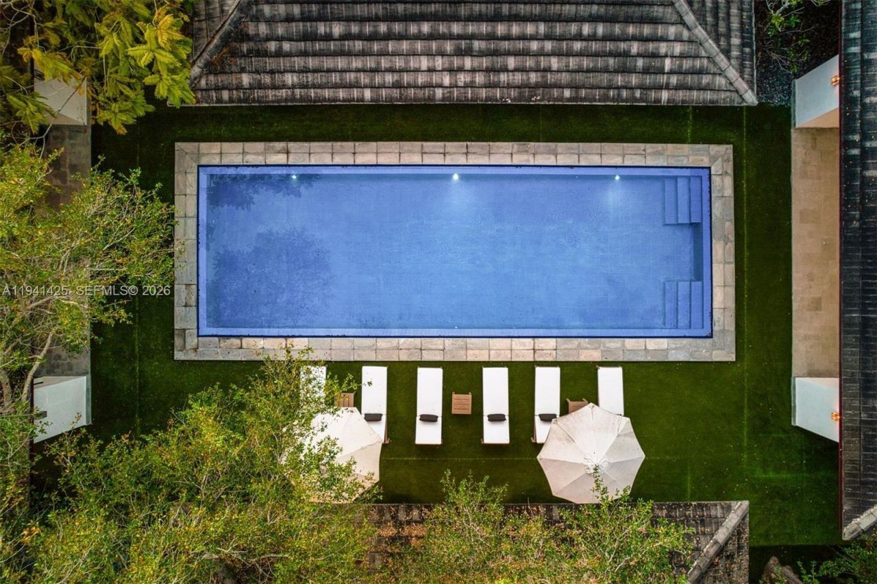 4100 Kiaora St, Miami, FL 33133 Photo