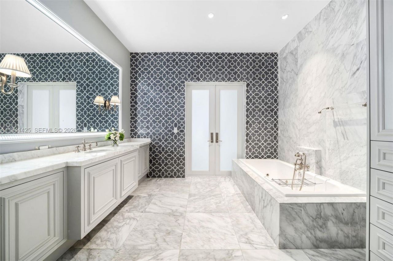 4100 Kiaora St, Miami, FL 33133 Photo