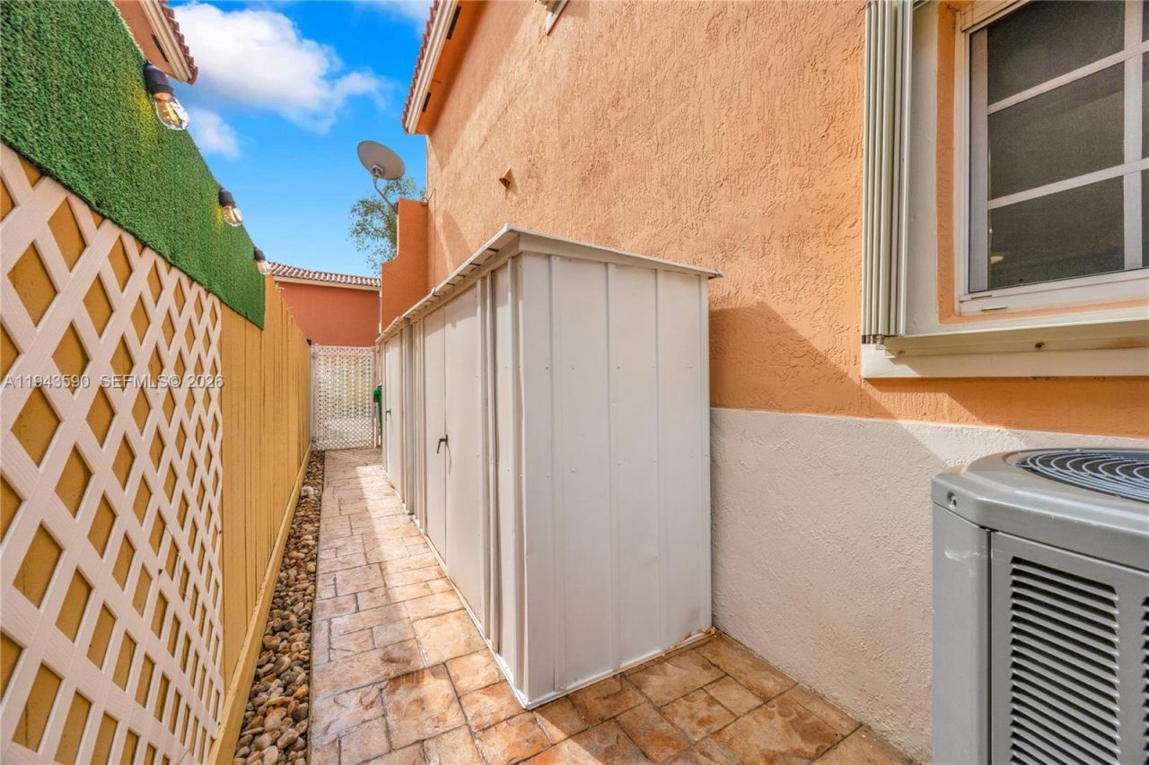 7773 SW 94th Ln, Miami, FL 33156 Photo