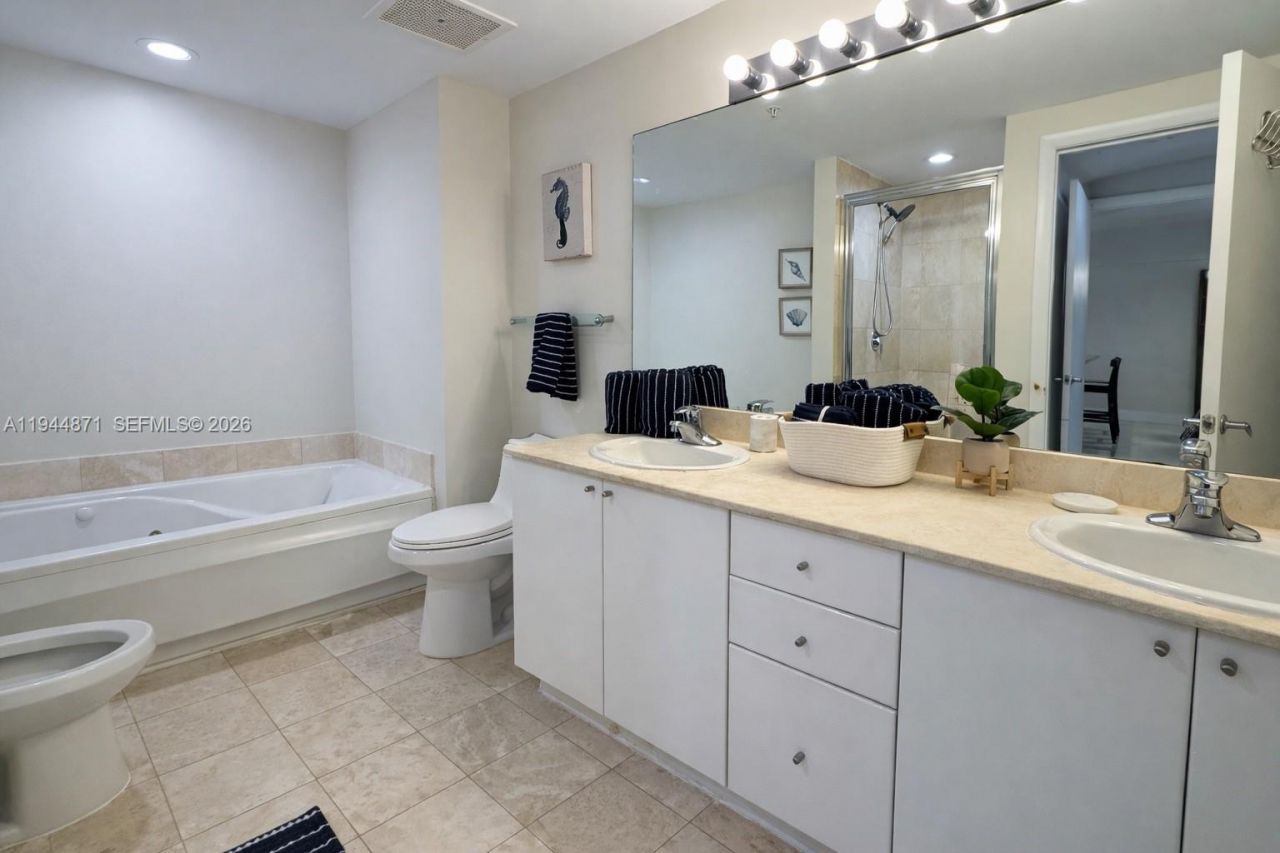 17375 Collins Ave, Unit 1505, Sunny Isles Beach, FL 33160 Photo