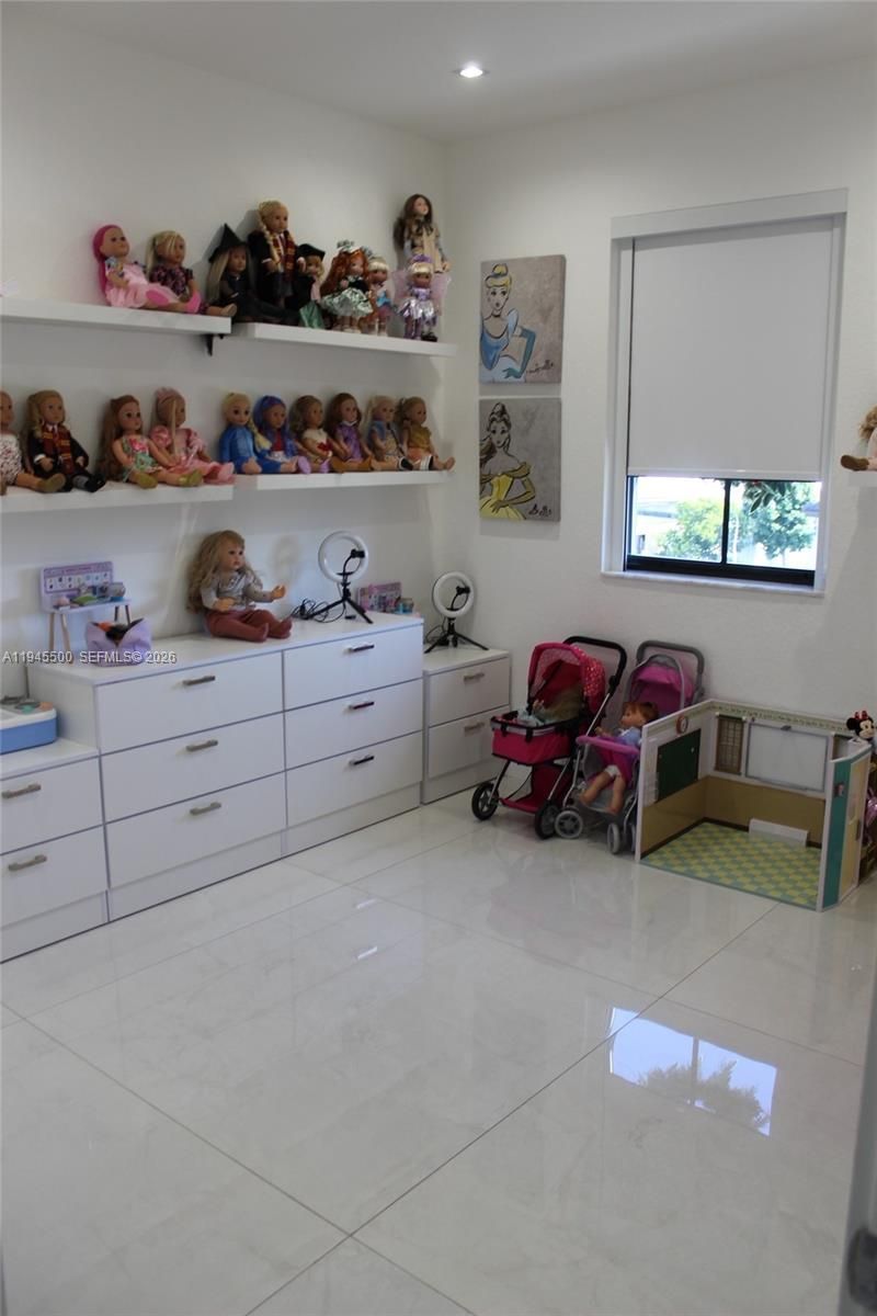 11024 W 35th Ln , Hialeah, FL 33018 Photo