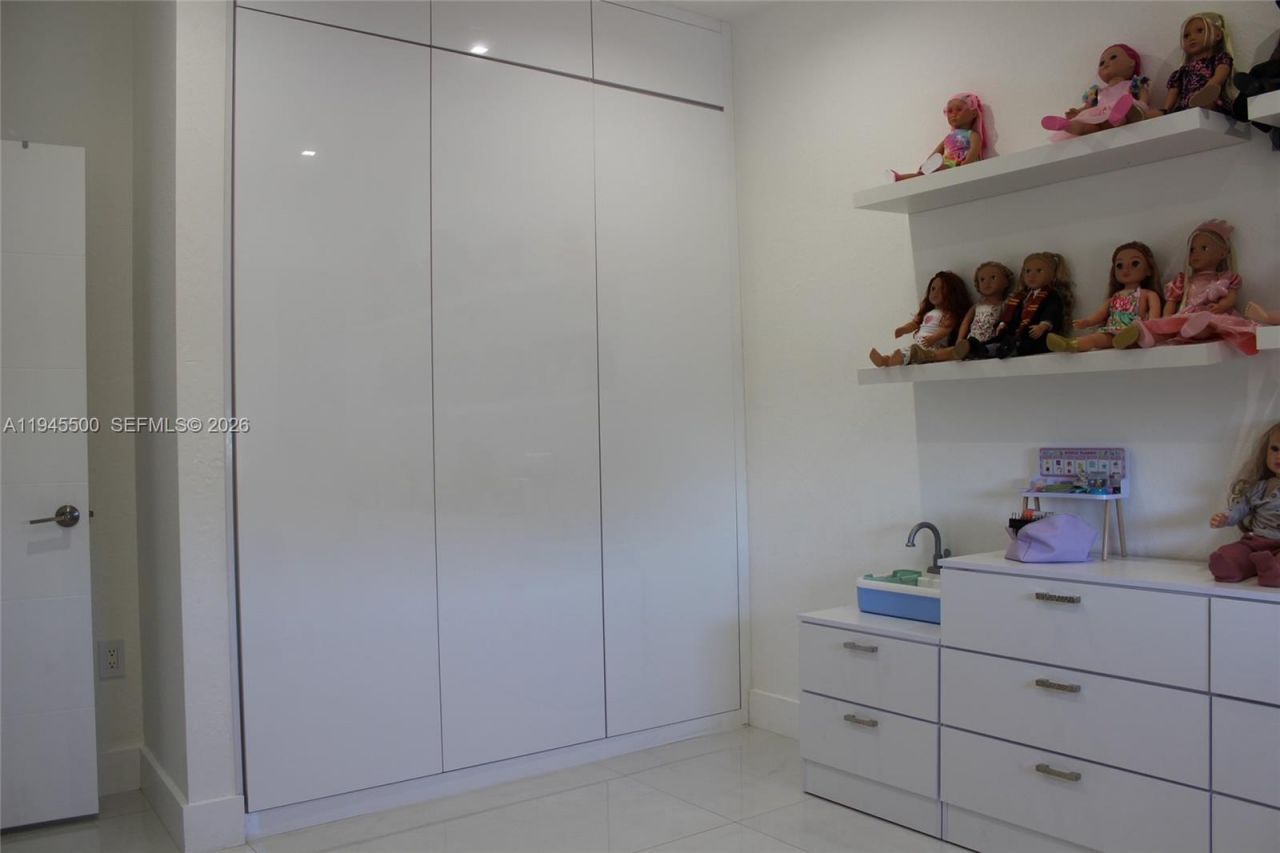 11024 W 35th Ln , Hialeah, FL 33018 Photo