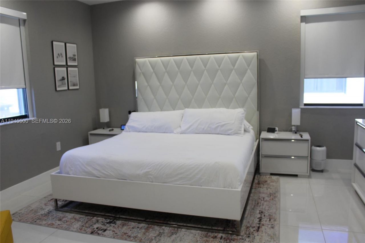 11024 W 35th Ln , Hialeah, FL 33018 Photo