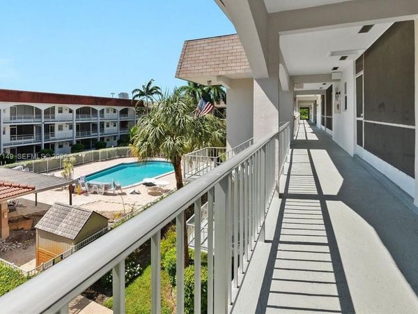 581 Blue Heron Dr , Unit 302-B, Hallandale Beach, FL 33009