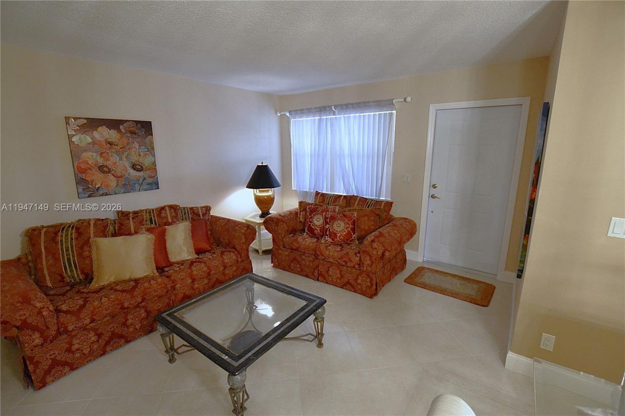 581 Blue Heron Dr , Unit 302-B, Hallandale Beach, FL 33009 Photo