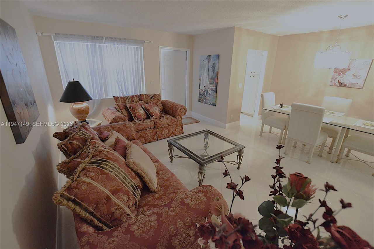 581 Blue Heron Dr , Unit 302-B, Hallandale Beach, FL 33009 Photo