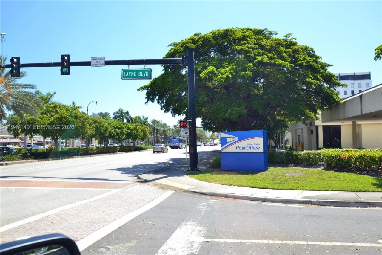 581 Blue Heron Dr , Unit 302-B, Hallandale Beach, FL 33009 Photo