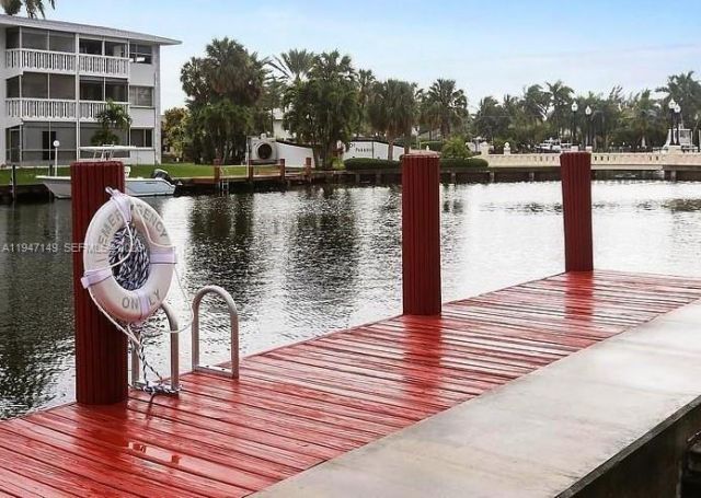 581 Blue Heron Dr , Unit 302-B, Hallandale Beach, FL 33009 Photo