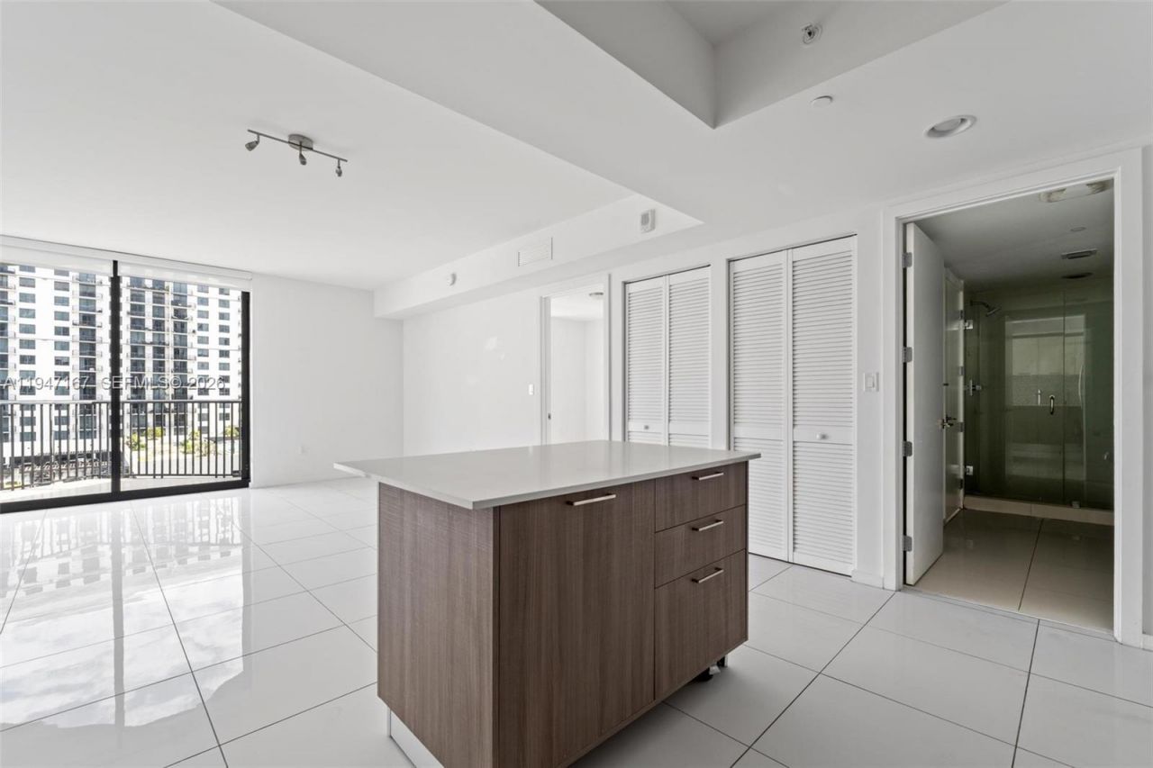 5252 NW 85th Ave, Unit 605, Doral, FL 33166 Photo